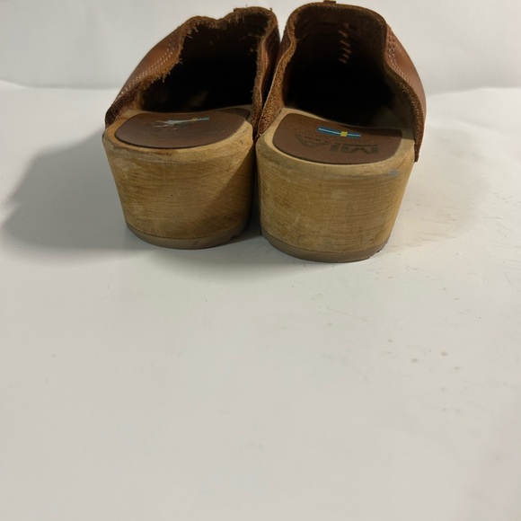 MIA Swedish Women's Traditional Wood Heel Leather Slide On Shoes SZ 38 - Picture 3 of 7